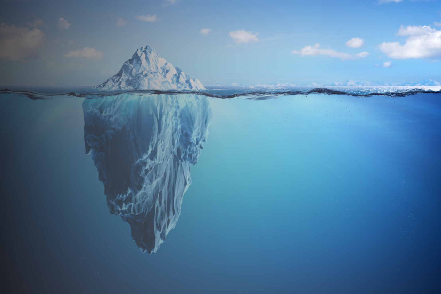 Iceberg immerso nel mare